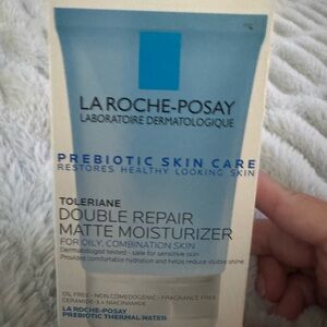 La Roche-Posay Toleriane Double Repair Matte Moisturizer - Blue and White